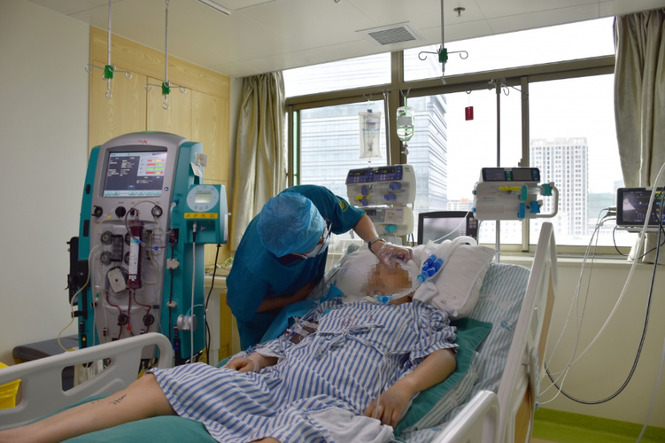 2025新澳门彩历史记录和吃剩菜后被送医抢救与吃剩菜住进icu